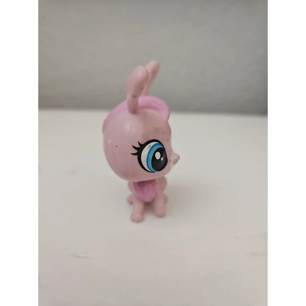 Hasbro Littlest Pet Shop 1959 Pink Bunny Rabbit Blue Eyes Vintage LPS Toy Figure